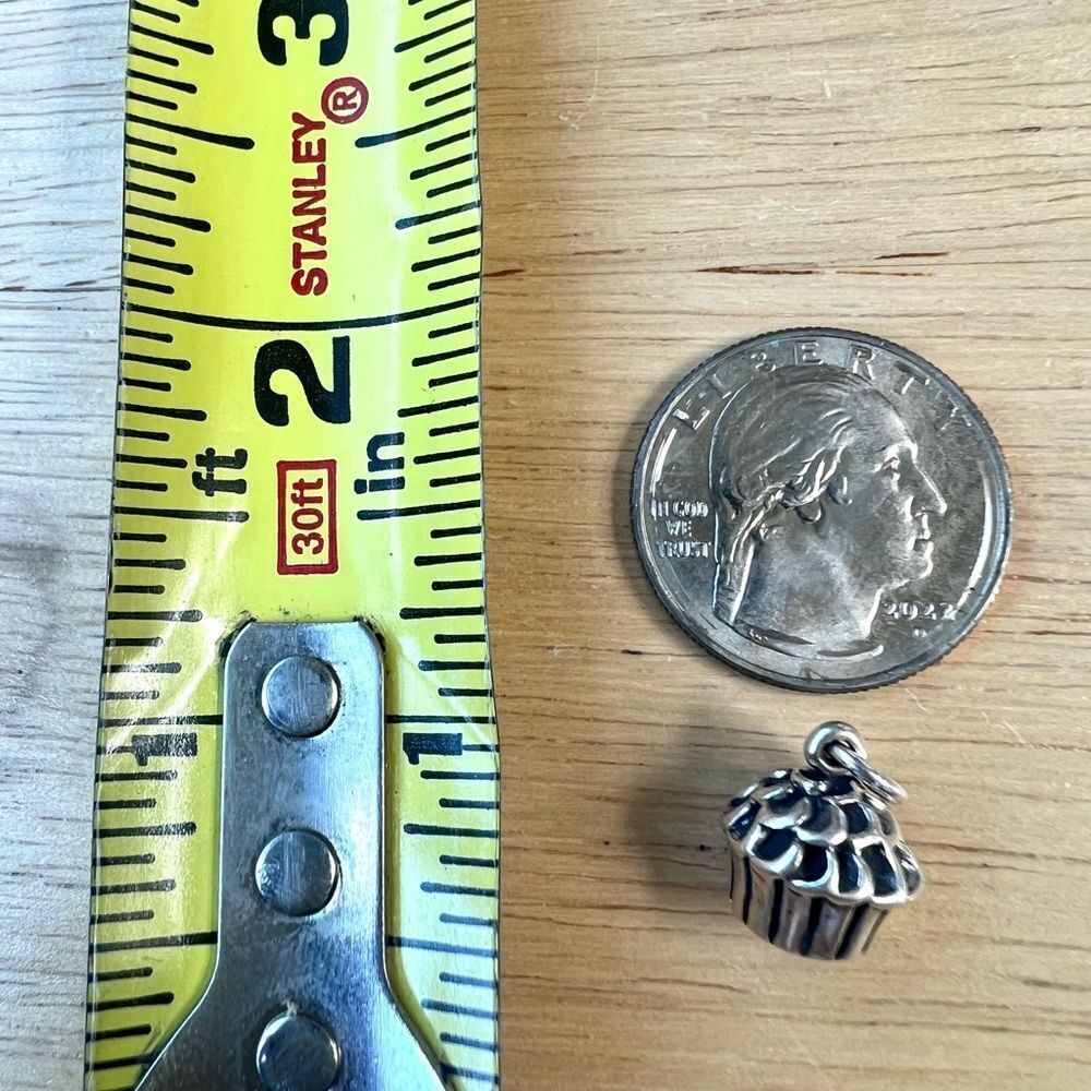 Cupcake 925 Sterling Silver Charm - Picture 2 of 2